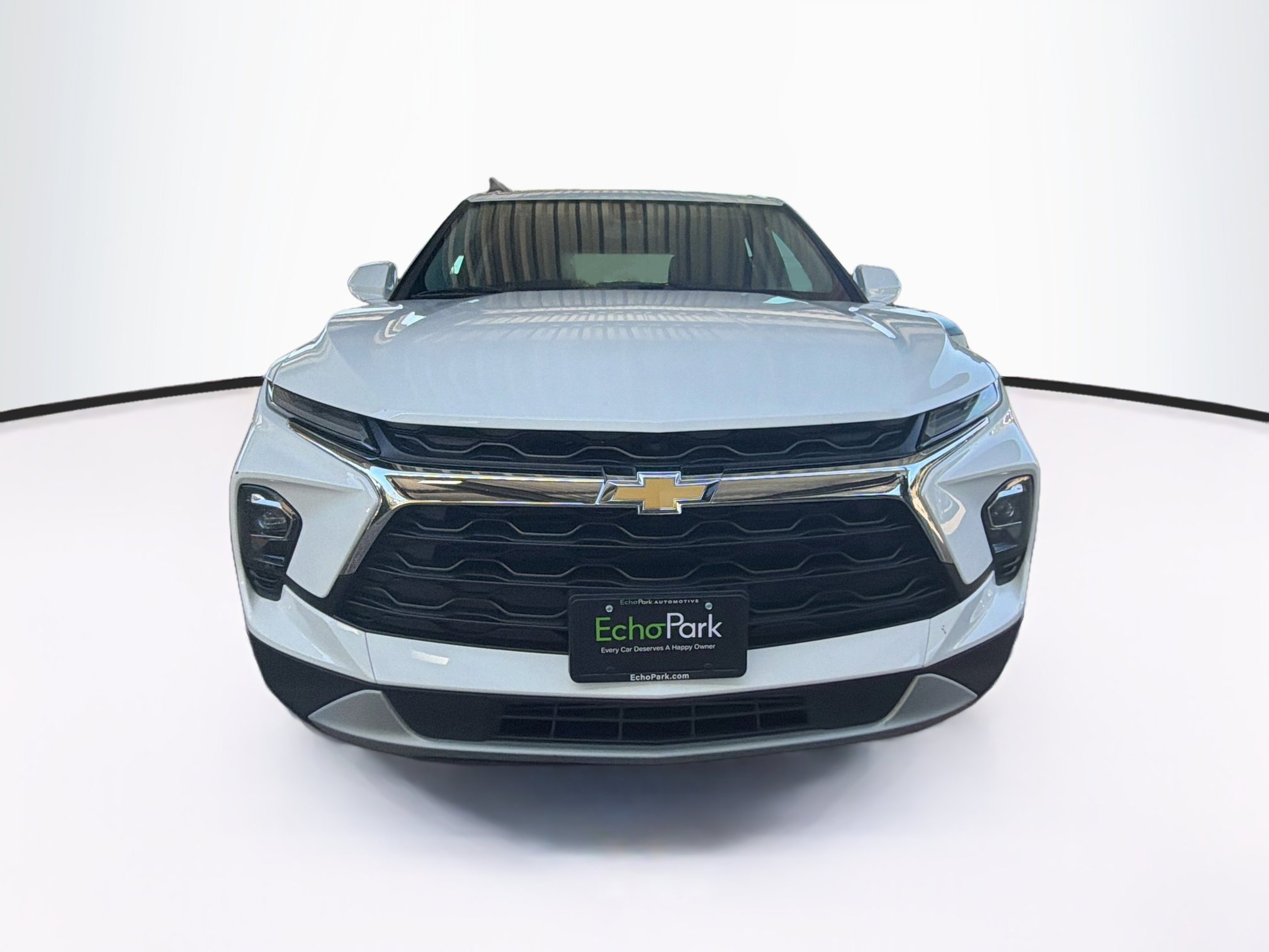 Used 2025 Chevrolet Blazer LT AWD/4WD image 2