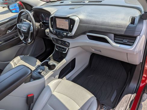 Used 2022 GMC Terrain SLT w/ Infotainment Package II FWD image 41