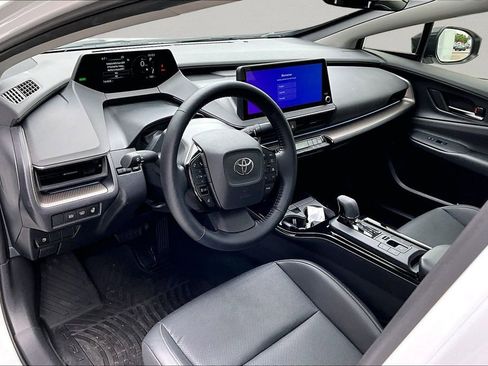 Used 2026 Toyota Prius XLE w/ Protection Package #3 (TMS) FWD image 16