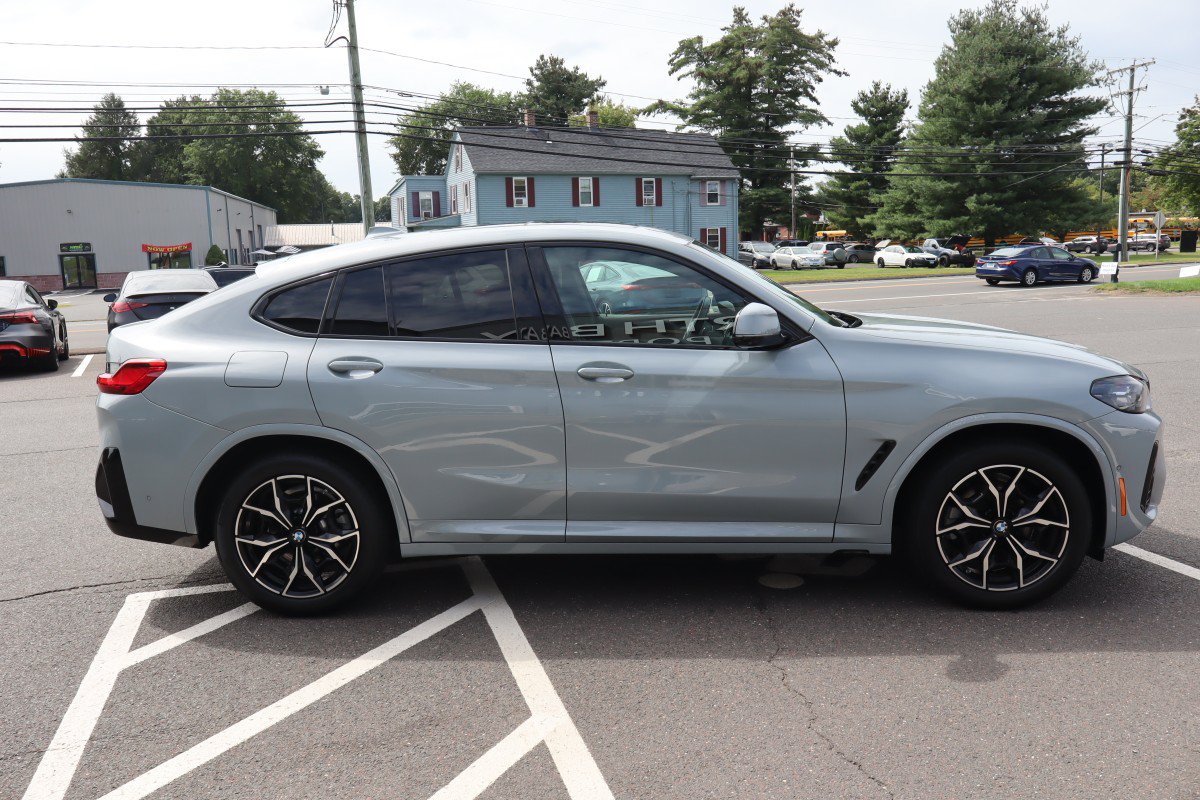 Used 2024 BMW X4 xDrive30i w/ Premium Package AWD/4WD image 5