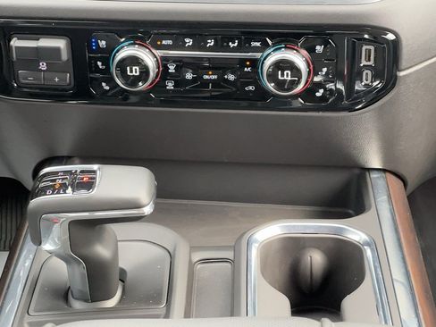 Certified 2025 GMC Sierra 1500 SLT w/ SLT Premium Plus Package AWD/4WD image 15