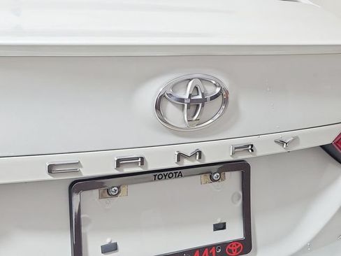 Used 2020 Toyota Camry XSE FWD image 9