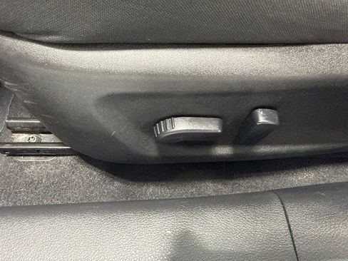 Used 2025 Nissan Altima 2.5 SV FWD image 13
