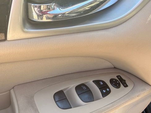 Used 2017 Nissan Pathfinder S FWD image 13