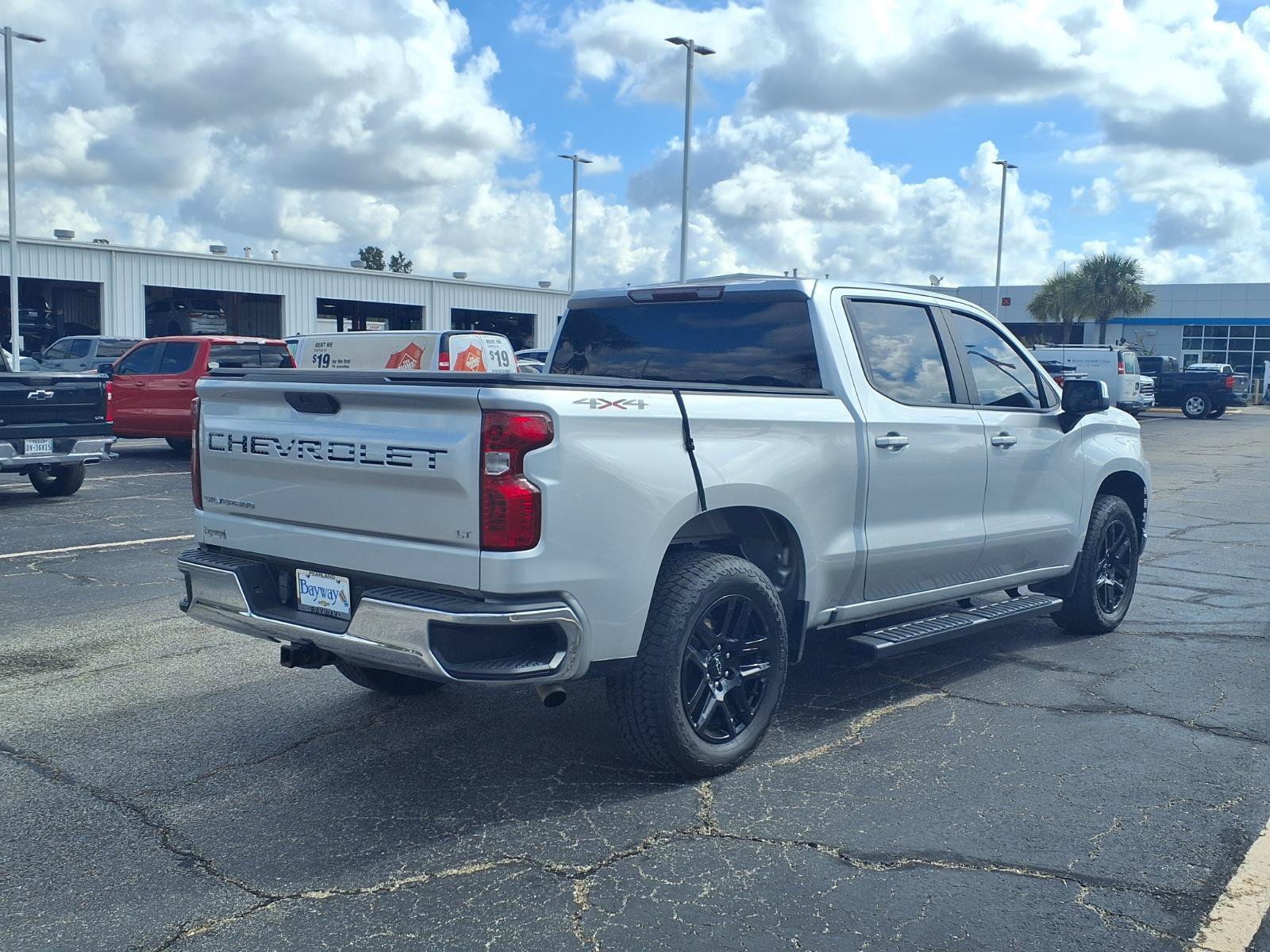 Used 2021 Chevrolet Silverado 1500 LT AWD/4WD image 2