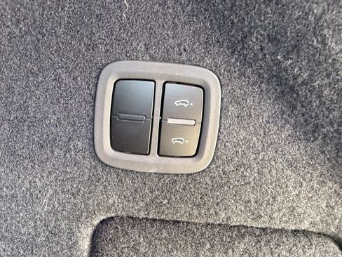 Used 2024 Porsche Cayenne S AWD/4WD image 35