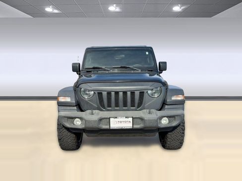 Used 2018 Jeep Wrangler Unlimited Sport image 5