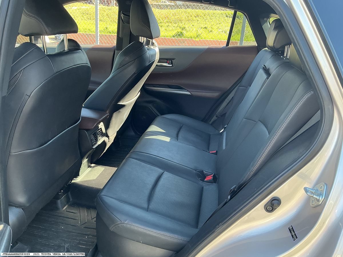 Used 2021 Toyota Venza XLE w/ Softex Package AWD/4WD image 9