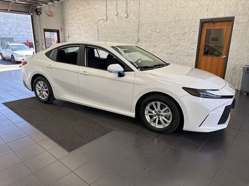 Certified 2025 Toyota Camry LE w/ Convenience Package image 1