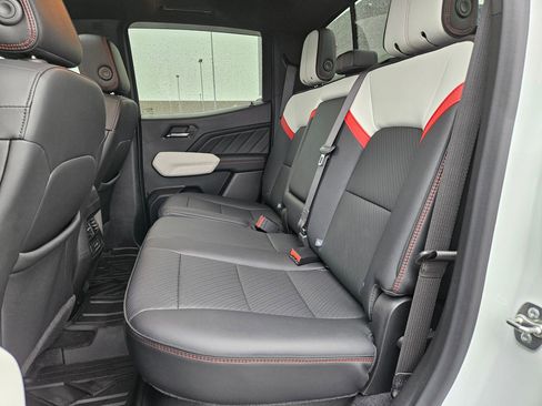 Used 2024 GMC Canyon AT4X AWD/4WD image 28