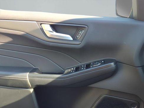 New 2026 Ford Escape SE image 15