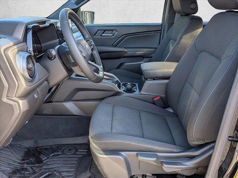 Used 2023 Chevrolet Colorado LT image 17