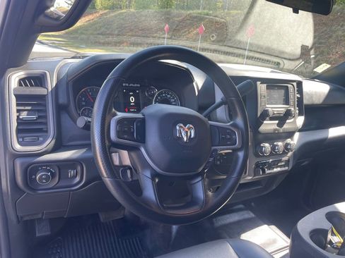 Used 2024 RAM 5500 Tradesman w/ Chrome Appearance Group AWD/4WD image 11