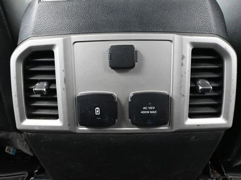 Used 2019 Ford F350 Lariat w/ Chrome Package image 39