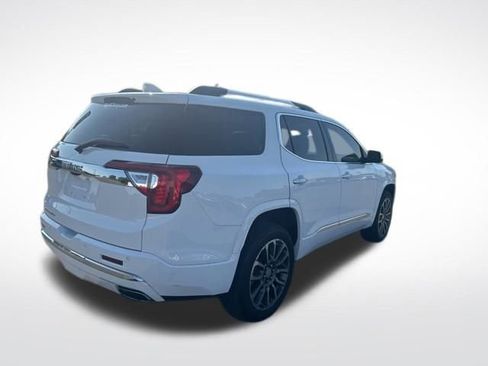 Used 2022 GMC Acadia Denali w/ Denali Ultimate Package FWD image 5