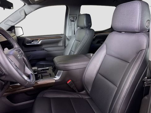 Certified 2025 Chevrolet Silverado 1500 LT Trail Boss w/ Convenience Package II image 24