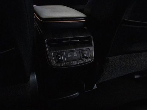 Used 2025 Nissan Ariya AWD image 22