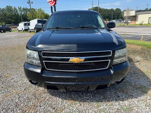 Used 2014 Chevrolet Suburban LT w/ Luxury Package RWD image 6