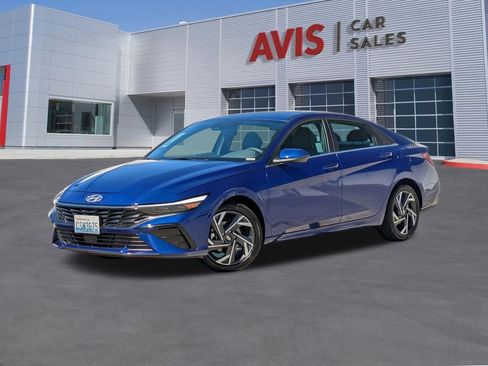 Used 2025 Hyundai Elantra SEL FWD image 1