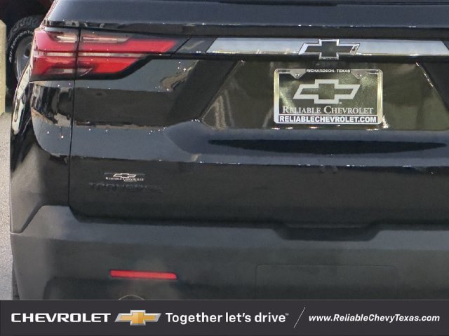 Used 2023 Chevrolet Traverse RS FWD image 7
