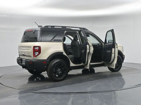 Used 2025 Ford Bronco Sport Badlands image 6