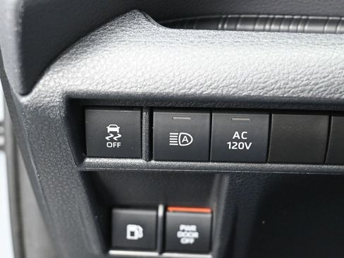 Used 2022 Toyota Sienna XLE Woodland Edition image 14