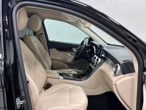 Used 2018 Mercedes-Benz GLC 300 image 32
