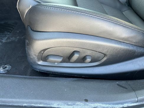 Used 2014 Chevrolet Impala LT w/ Convenience Package image 21