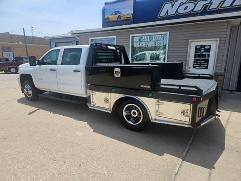 Used 2019 Chevrolet Silverado 3500 W/T w/ WT Convenience Package AWD/4WD image 2