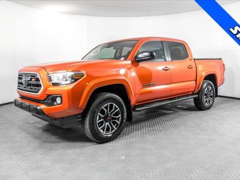 Used 2018 Toyota Tacoma SR5 image 2