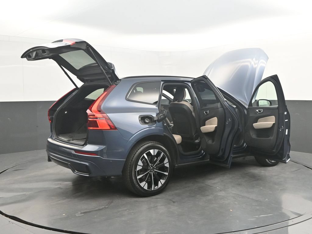 Certified 2026 Volvo XC60 B5 Plus AWD/4WD image 38