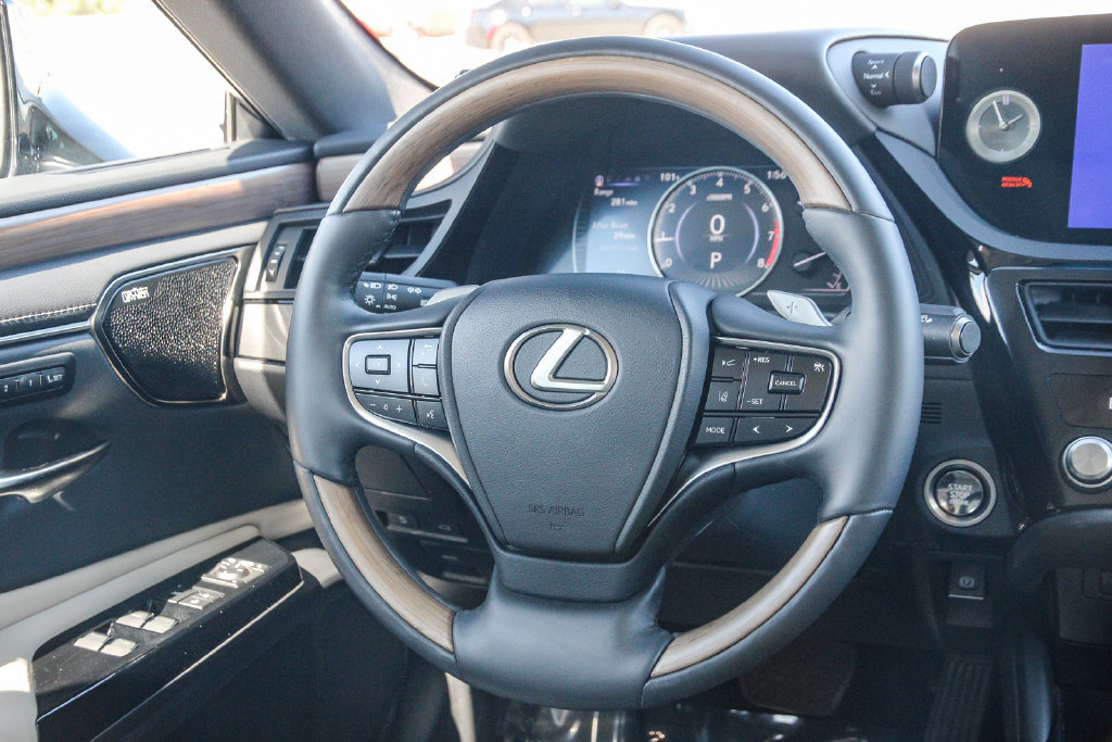 Certified 2023 Lexus ES 350 w/ Accessory Package (Z2) FWD image 16