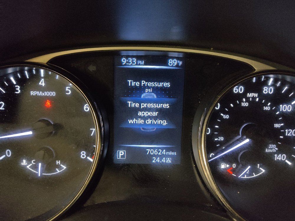 Used 2016 Nissan Rogue S FWD image 23
