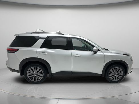 Used 2024 Nissan Pathfinder SL w/ SL Premium Package AWD/4WD image 6