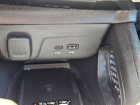 Used 2024 Chevrolet TrailBlazer LT w/ Convenience Package AWD/4WD image 18