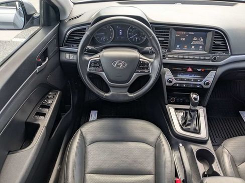 Used 2017 Hyundai Elantra Limited FWD image 13