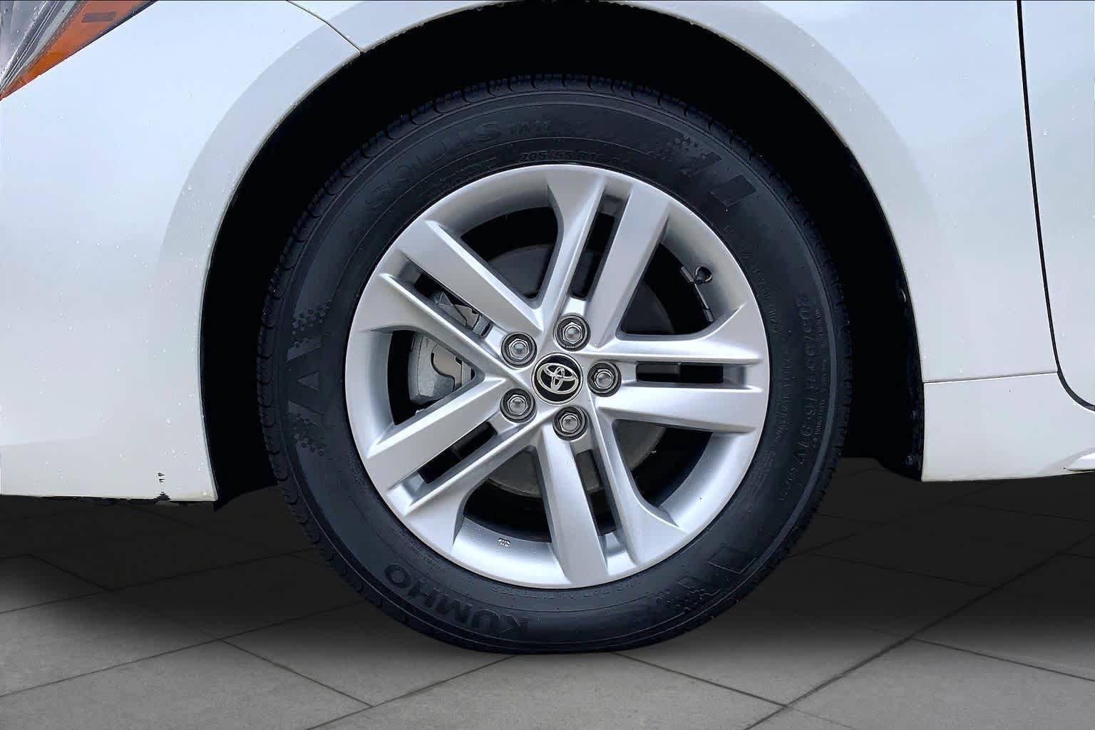 Used 2021 Toyota Corolla SE FWD image 11