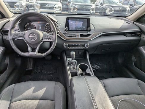 Used 2024 Nissan Altima 2.5 SV image 23