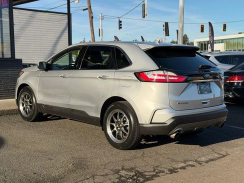 Used 2019 Ford Edge Titanium w/ Equipment Group 301A AWD/4WD image 7
