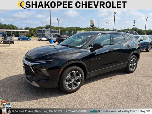 Used 2025 Chevrolet Blazer LT AWD/4WD image 1