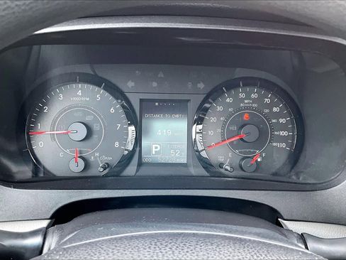 Used 2017 Toyota Sienna LE image 25