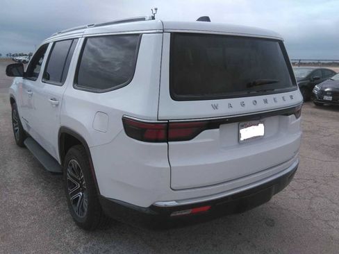 Used 2024 Jeep Wagoneer Series II w/ Flexible Seating Group RWD image 4