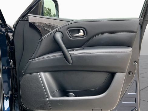 Used 2023 INFINITI QX80 Luxe w/ All-Season Package AWD/4WD image 23