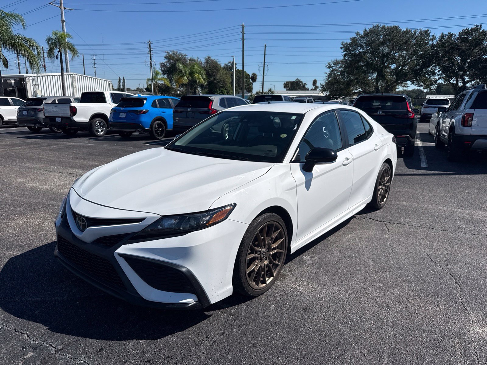 Used 2023 Toyota Camry SE w/ Convenience Package FWD image 3