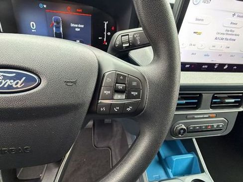 New 2025 Ford Maverick XLT image 28