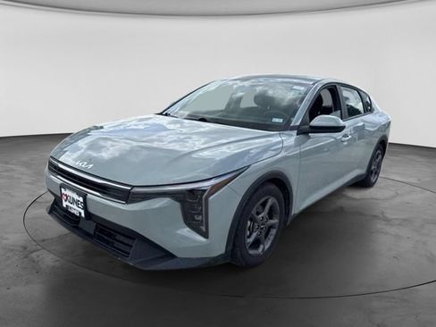 Used 2025 Kia K4 FWD image 9