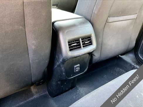 Used 2022 Chevrolet Equinox LS AWD/4WD image 27