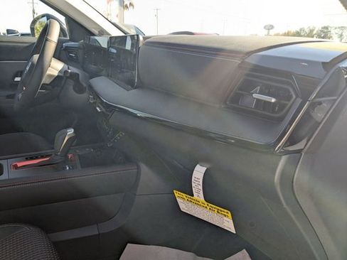 New 2026 Nissan Kicks SR image 34