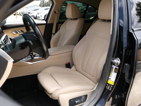 Used 2019 BMW 330i xDrive Sedan AWD/4WD image 9