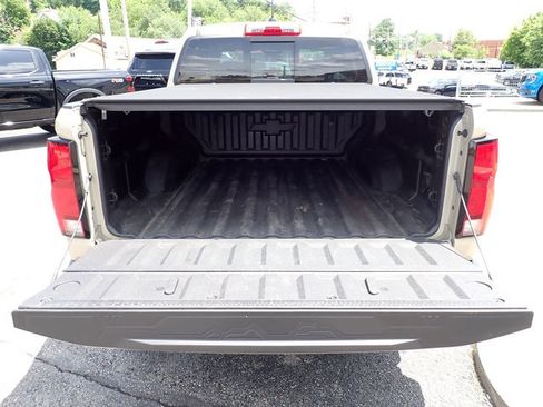 Used 2023 Chevrolet Colorado Z71 w/ Z71 Convenience Package 2 AWD/4WD image 7